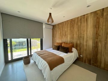 VENTA CASA 6 ambientes en Barrio Acacias - Puertos del Lago