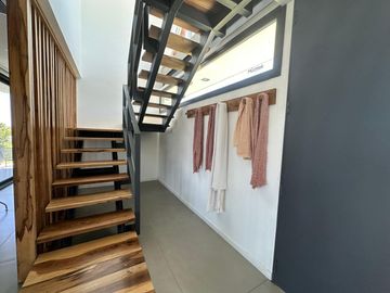 VENTA CASA 6 ambientes en Barrio Acacias - Puertos del Lago