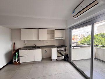 Venta Departamento 2 ambientes con cochera y baulera en  Boedo