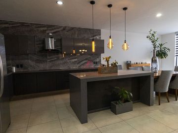 CASA EN VENTA EN SOLARES, COTO VALEIRA, ZAPOPAN JALISCO.