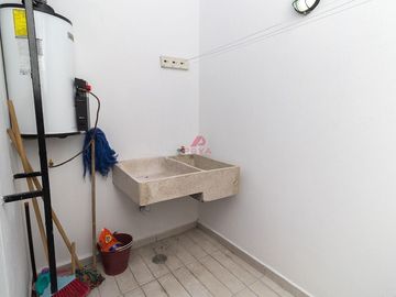 CASA EN VENTA EN SOLARES, COTO VALEIRA, ZAPOPAN JALISCO.