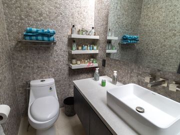 CASA EN VENTA EN SOLARES, COTO VALEIRA, ZAPOPAN JALISCO.