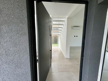 VENTA CASA SAN SEBASTIAN AREA 2 - 7 AMBIENTES AL GOLF
