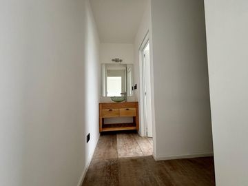 VENTA CASA SAN SEBASTIAN AREA 2 - 7 AMBIENTES AL GOLF
