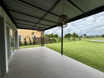 VENTA CASA SAN SEBASTIAN AREA 2 - 7 AMBIENTES AL GOLF