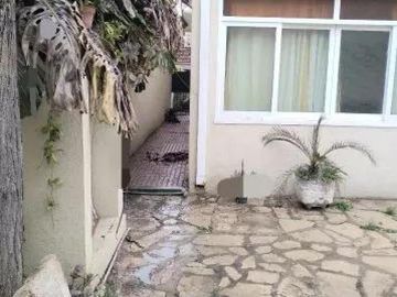 Casa en venta - 4 Dormitorios 2 Baños - Cochera - 210Mts2 - Ituzaingó