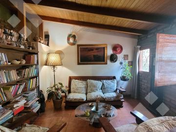 Venta casa 4 dorm. Canal V Neuquen -
