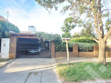 Venta casa 4 dorm. Canal V Neuquen -