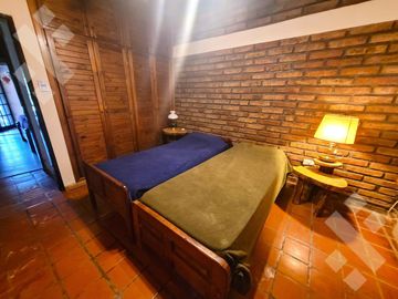 Venta casa 4 dorm. Canal V Neuquen -