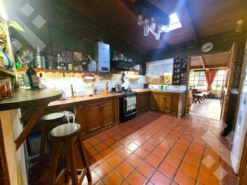 Venta casa 4 dorm. Canal V Neuquen -
