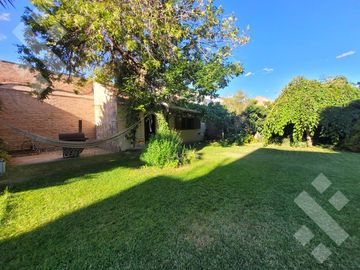 Venta casa 4 dorm. Canal V Neuquen -