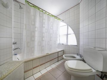 Bogado 4500, Casa 5 Ambientes, En lote propio con Jardín, 3 niveles, Almagro