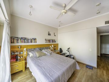 Bogado 4500, Casa 5 Ambientes, En lote propio con Jardín, 3 niveles, Almagro