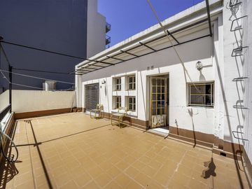 Bogado 4500, Casa 5 Ambientes, En lote propio con Jardín, 3 niveles, Almagro