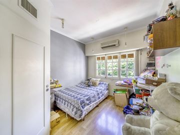 Bogado 4500, Casa 5 Ambientes, En lote propio con Jardín, 3 niveles, Almagro