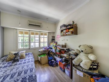 Bogado 4500, Casa 5 Ambientes, En lote propio con Jardín, 3 niveles, Almagro