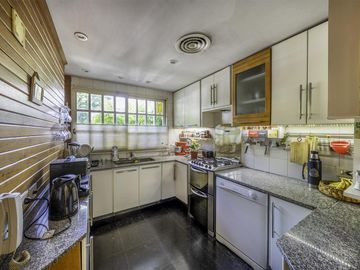 Bogado 4500, Casa 5 Ambientes, En lote propio con Jardín, 3 niveles, Almagro