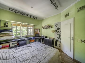 Bogado 4500, Casa 5 Ambientes, En lote propio con Jardín, 3 niveles, Almagro