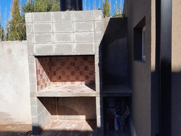 Duplex en venta - CENTENARIO casco viejo.