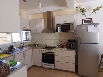 Duplex en venta - CENTENARIO casco viejo.