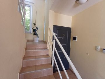 Duplex en venta - CENTENARIO casco viejo.