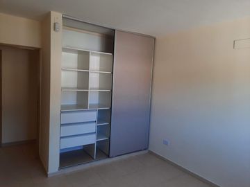 Duplex en venta - CENTENARIO casco viejo.