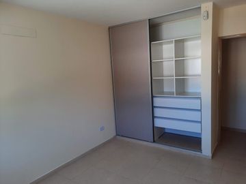 Duplex en venta - CENTENARIO casco viejo.