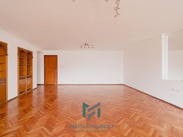 Vendo ! Departamento con Cochera en Barrio Nueva Cordoba