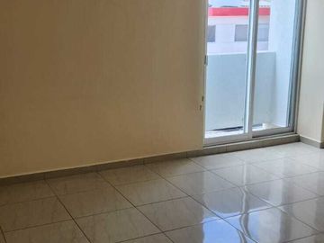 CASA EN VENTA EN LUCEPOLIS CON 5 HABITACIONES