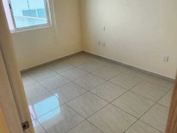 CASA EN VENTA EN LUCEPOLIS CON 5 HABITACIONES