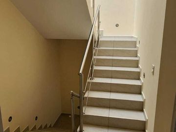 CASA EN VENTA EN LUCEPOLIS CON 5 HABITACIONES