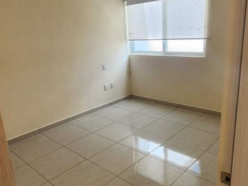 CASA EN VENTA EN LUCEPOLIS CON 5 HABITACIONES