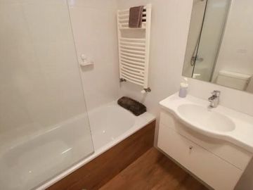 A estrenar. loft, 2/ 3 ambientes, 2 baños, cochera, amenities