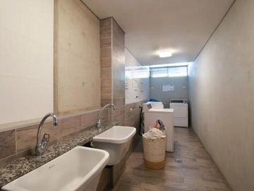 A estrenar. loft, 2/ 3 ambientes, 2 baños, cochera, amenities