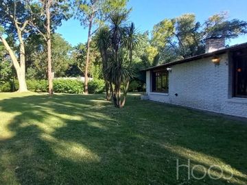 Hermosa casa 4 amb en lote de 3500m2 - Del Viso- Pilar