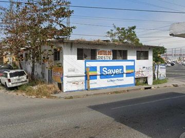Terreno Comercial · Avenidas Miguel Aleman y Rafael Hernandez Ochoa · 300M2