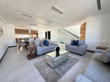 CASA EL VENTA EN  LOMAS UNIVERSIDAD