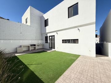 CASA EL VENTA EN  LOMAS UNIVERSIDAD