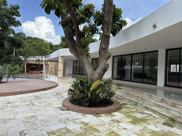 En venta casona remodelada en zona centro de Mérida