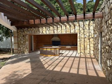 En venta casona remodelada en zona centro de Mérida