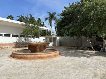 En venta casona remodelada en zona centro de Mérida