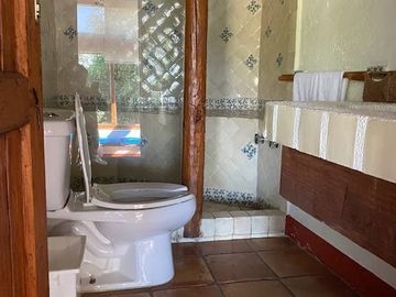 CASA EN VENTA EN VALLE DE BRAVO