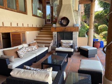 CASA EN VENTA EN VALLE DE BRAVO