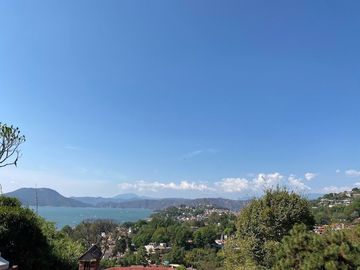 CASA EN VENTA EN VALLE DE BRAVO