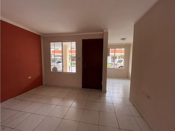 Venta de Casa en Urbanización San Patricio, Machala