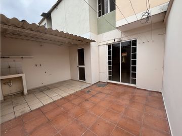 Venta de Casa en Urbanización San Patricio, Machala