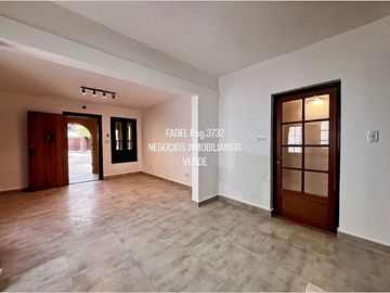 POMPEYA Chalet en PH al frente 4 ambientes Reciclado