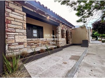 POMPEYA Chalet en PH al frente 4 ambientes Reciclado