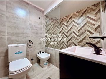 POMPEYA Chalet en PH al frente 4 ambientes Reciclado