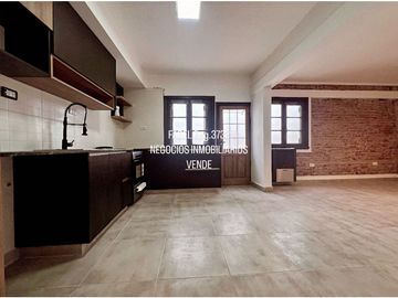POMPEYA Chalet en PH al frente 4 ambientes Reciclado
